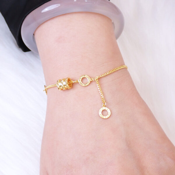 916 Gold Barrel Roll Bracelet with Love Tassel 金手链 RM1,525.00 – RM1,560.00