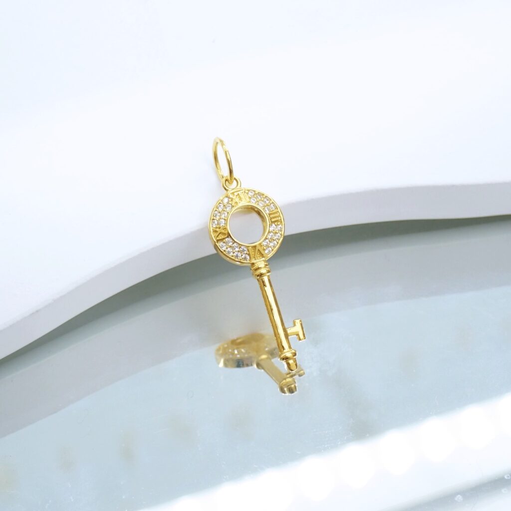 22K/916 Roman Time Clock Key Pendant RM1,085.00