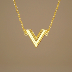 916 gold v Pendant